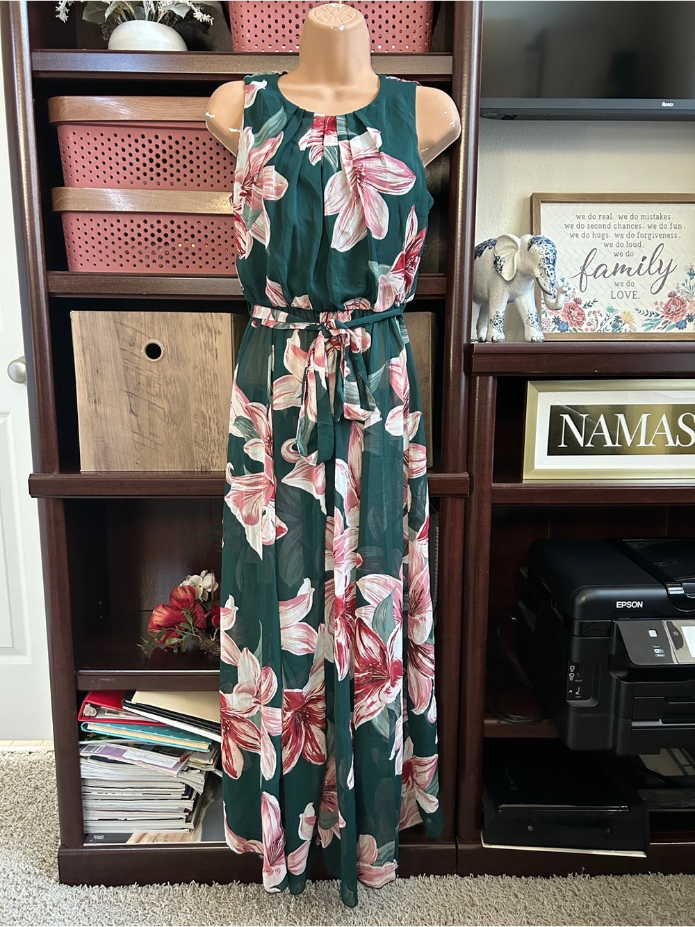NWOT Alexa B Nites Women’s Size 4 Green and Pink Floral Maxi Dress